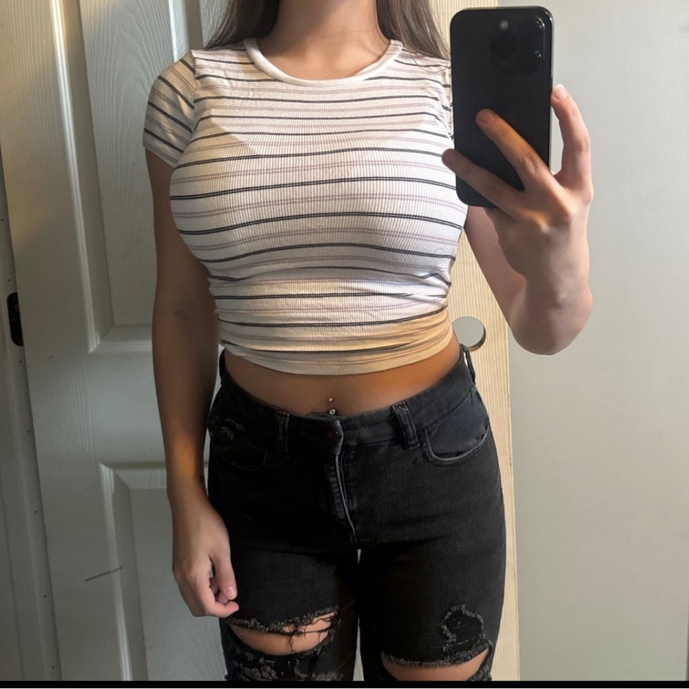 Stripped garage crop top